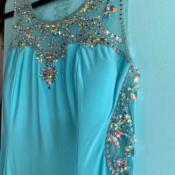 The most stunning light turquoise/baby blue gown. - Picture 8 of 12